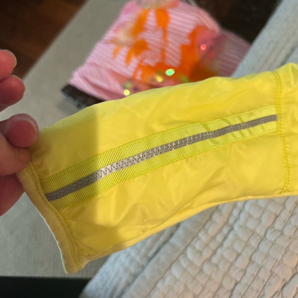 lululemon athletica Light Yellow Puffer Jacket - Picture 5 of 11